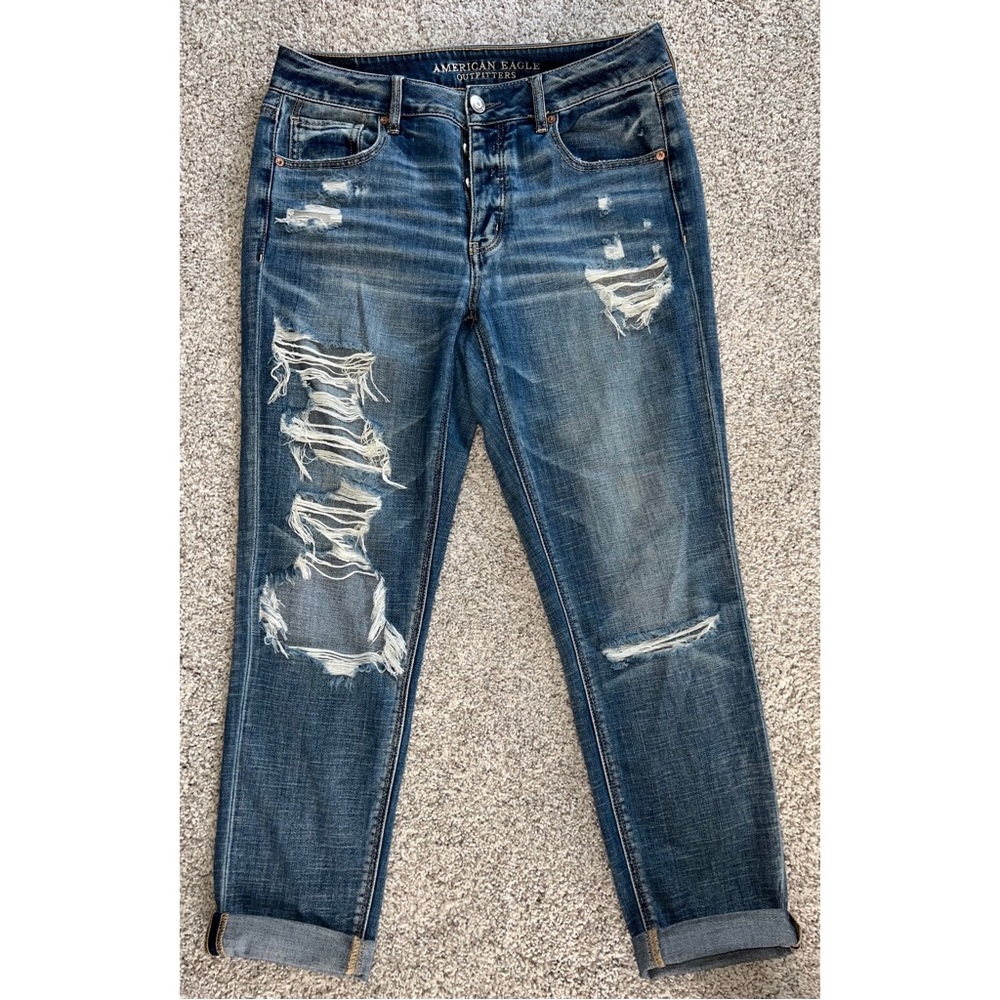 SOLD | American Eagle Tomgirl Mid-Rise Jeans